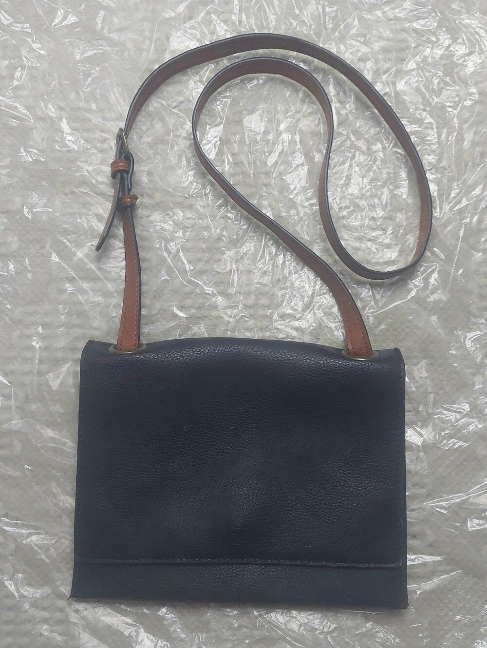 Carlos by Carlos Santana Medium Black Faux Leather Crossbody Purse/bag!